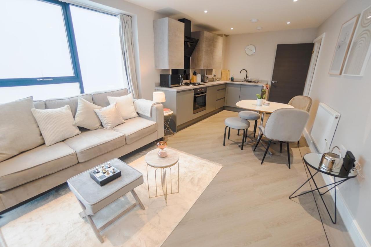 Beautiful Two Bedroom Harbour Side Apartment بول المظهر الخارجي الصورة